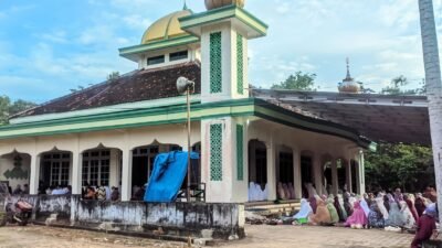 Toleransi Nyata Antarumat Beragama Jemaat dan Orang Muda Katolik, Membantu Kelancaran Pelaksanaan Idul Adha di Desa Cempaka Nuban